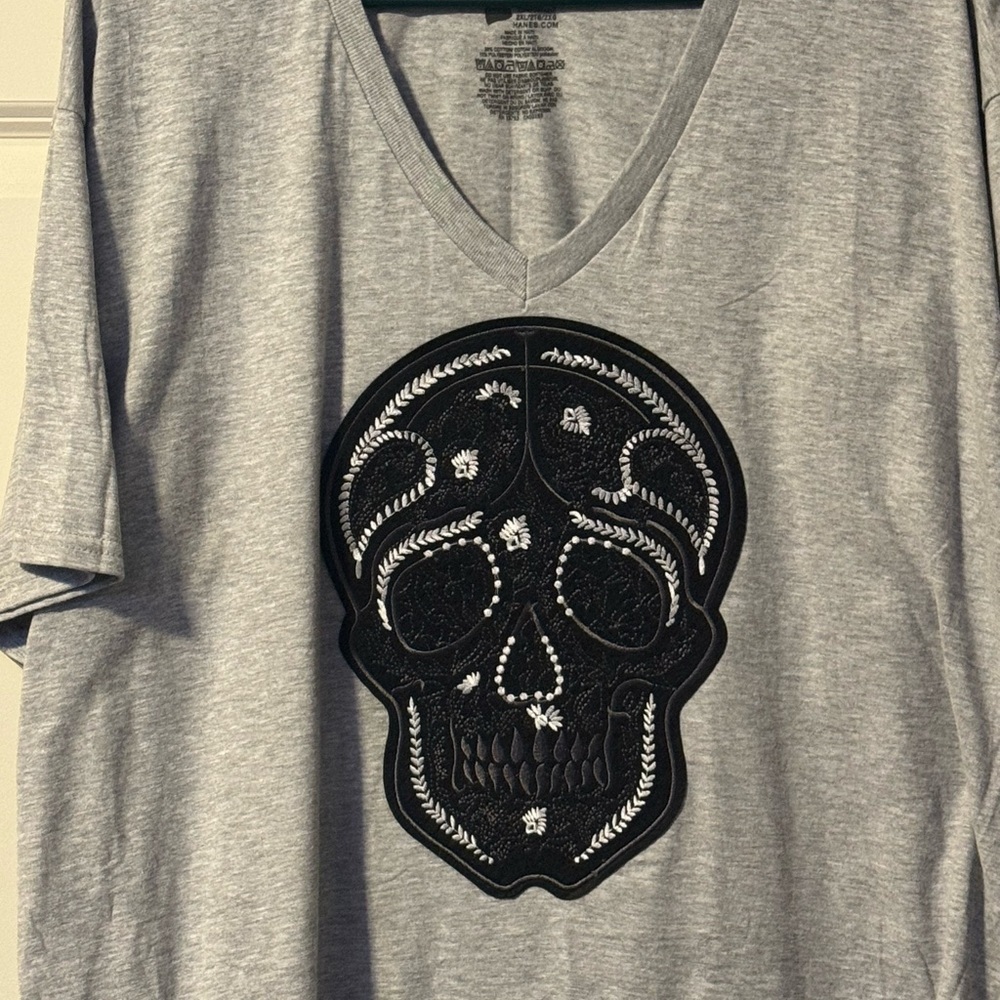 Black Skull Hanes Heather Gray V-Neck Size 2XL - Picture 4 of 6